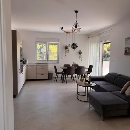 Dombella 公寓 维尔